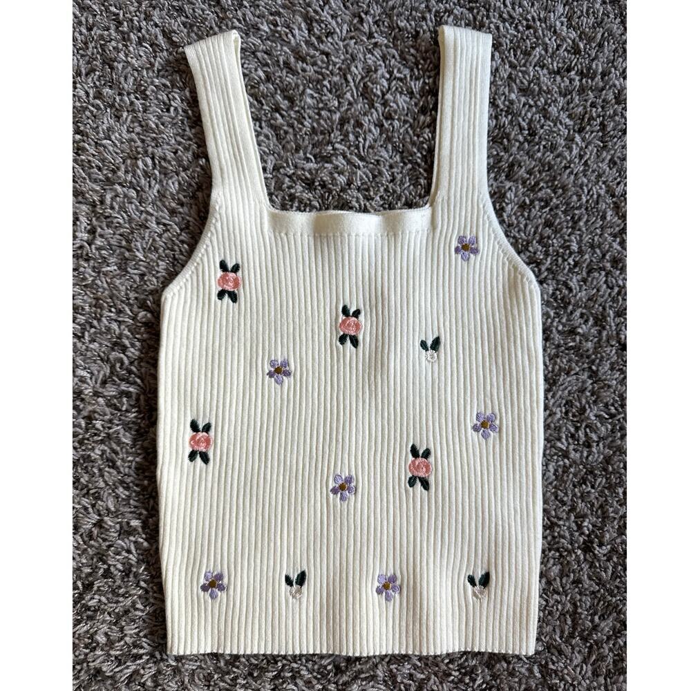 NWT Women’s Boutique Bloom Floral Embroidered Crop Sweater Tank Top Size Large